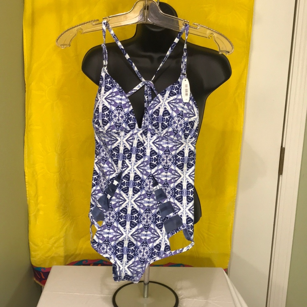 One piece swim suit